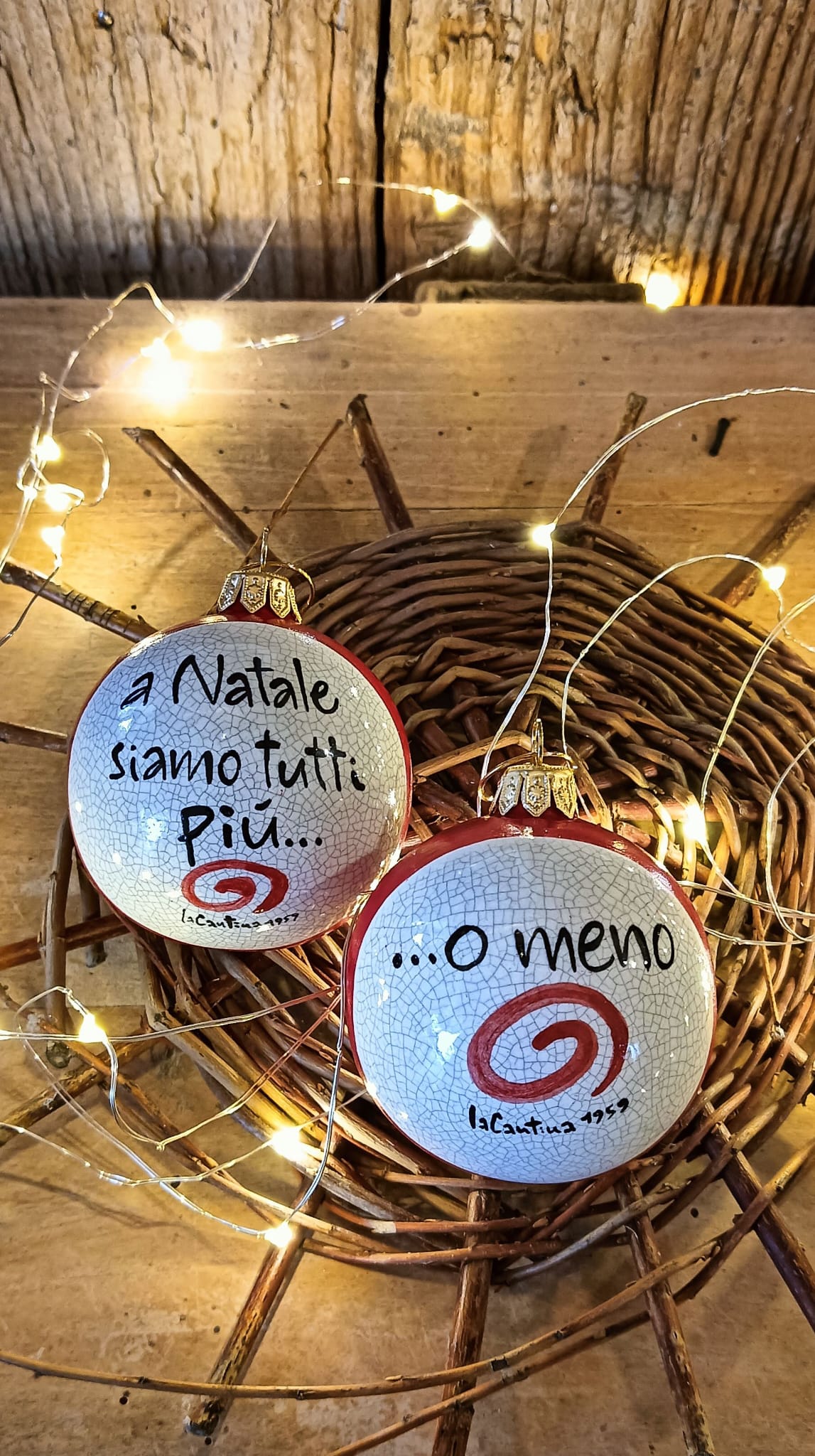 Coppia Palline di Natale - "A Natale siamo tutti più"